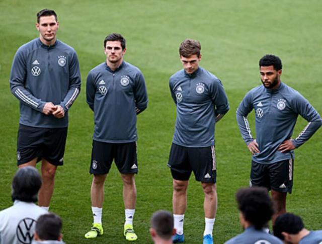 Kaiyun开云中国官网-夏窗最后一周，两位中前场多面手都到拜仁碗里来？