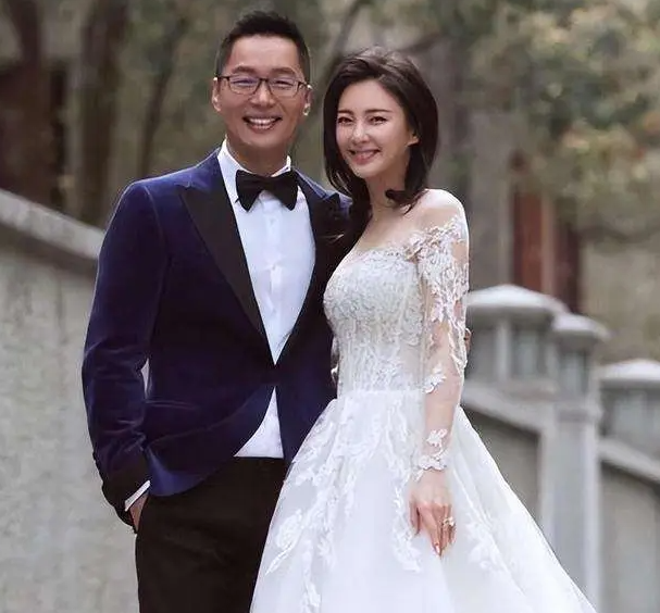 2016年，张雨绮和相识70天的富商袁巴元闪婚，火速生下一对龙凤胎