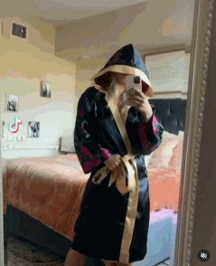 1615445087181077090.gif 【说点球事】拥有魔鬼身材却选择当了格斗选手…