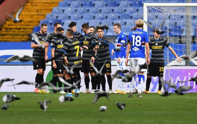 Kaiyun开云中国官网-【夜读】为求转会穿死敌球衣去训练，太没溜了！