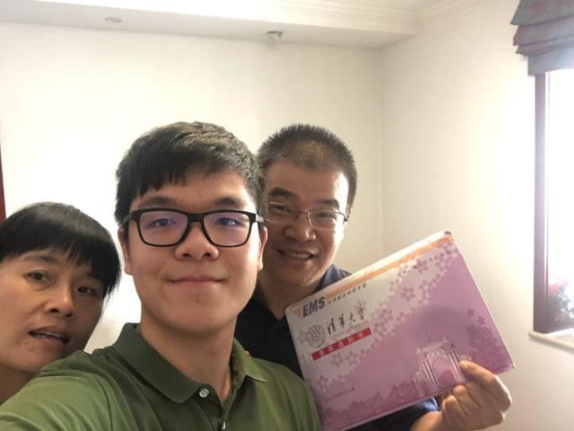 Kaiyun开云中国官网-【夜读】为求转会穿死敌球衣去训练，太没溜了！