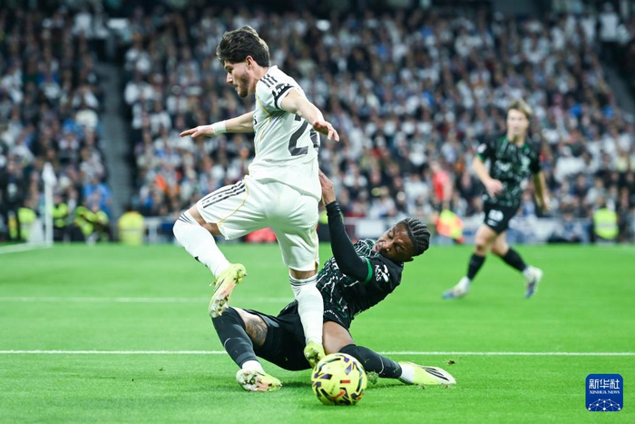 西甲：皇马胜埃尔切|皇家马德里队|古斯塔沃|新华社|埃尔切队|西班牙足球甲级联赛_新浪体育_新浪新闻